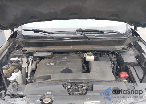 2017 Nissan Pathfinder Sv z USA, uszkodzony, nr VIN 5N1DR2MM4HC689353